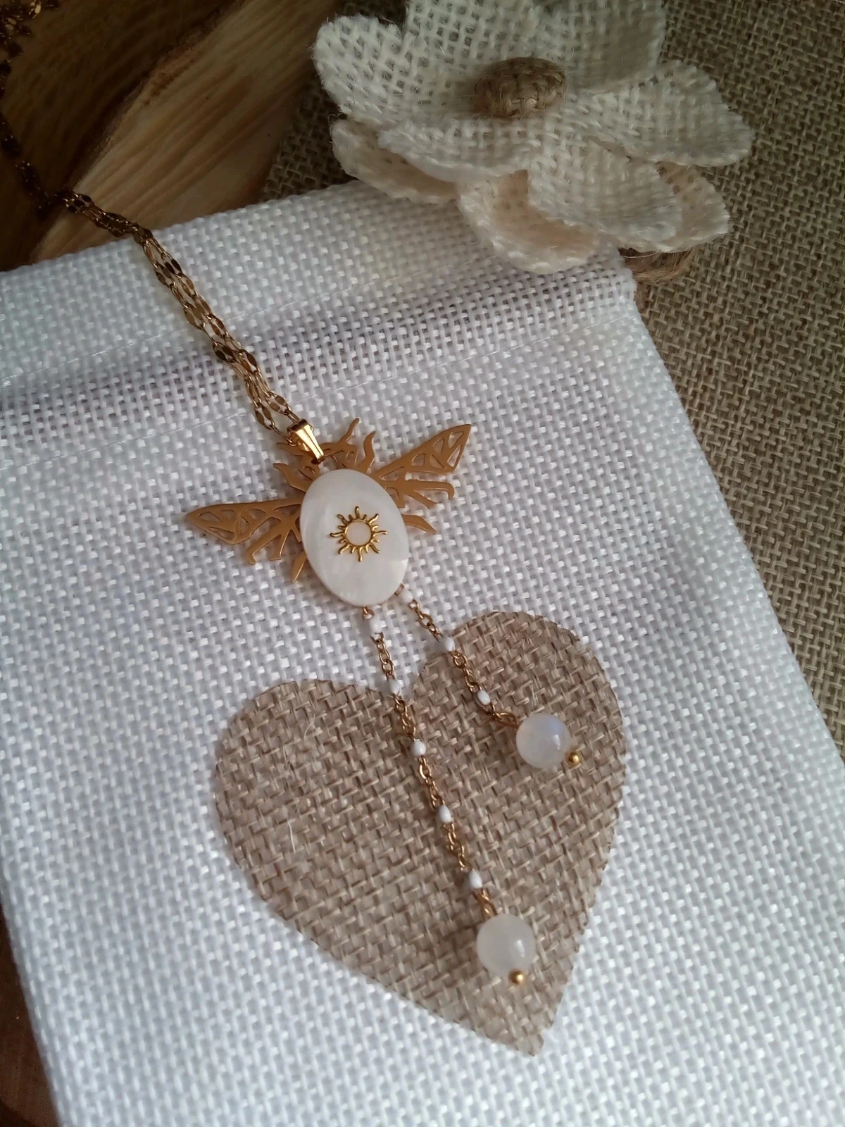 Collier papillon nacre et pierre de lune